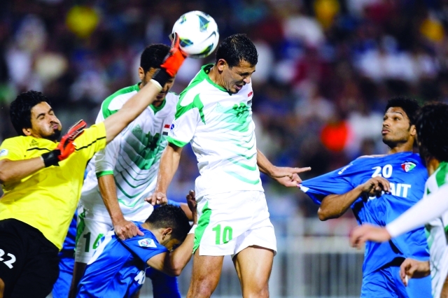 "الأزرق الكويتي يستعد لملاقاة العراق ودياً - أرشيفية"