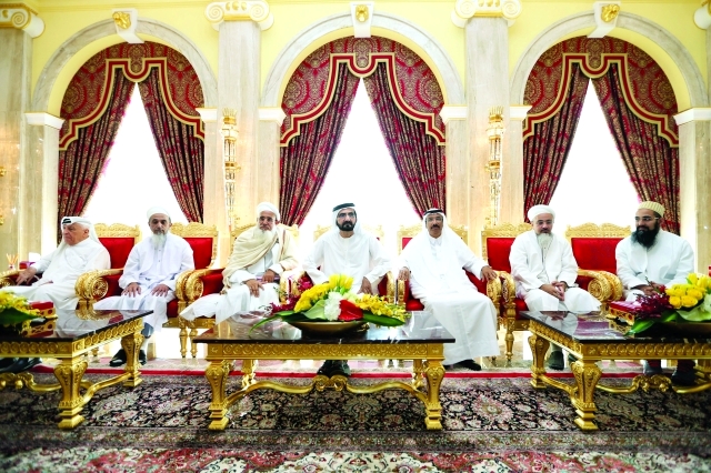 "محمد بن راشد لدى استقباله سلطان طائفة البهرة بحضور محمد المر والقرق"