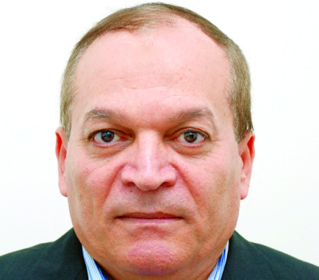 "حسن جعفر: كرة القدم لعبة جماعية وكثرة الأهداف لا يتحملها الدفاع أو حارس المرمى فقط"