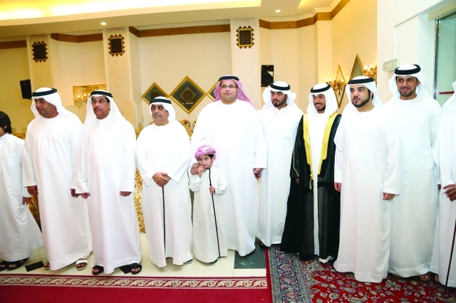 "ياسر علي بن شعوم أخو العريس وصالح بن درويش والعريس وعم العروس وبدر بن درويش وفهد عبد العزيز ووالد العريس ووالد العروس"