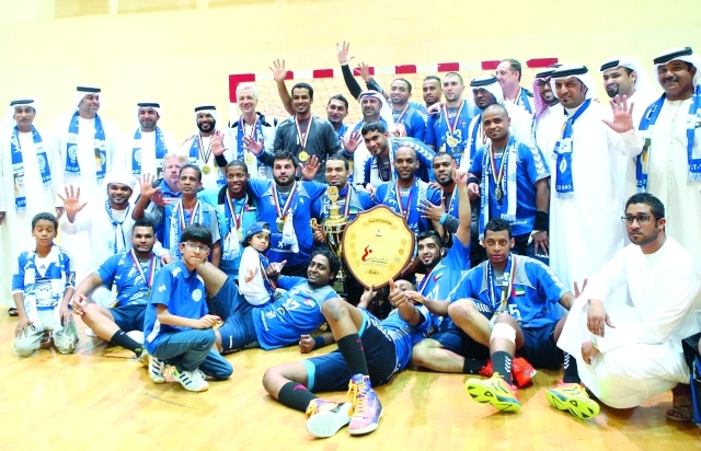 "اليد النصراوية استعادت الأمجاد الذهبية بحصولها على درع الدوري الموسم الماضي - تصوير: غلام كاركر"