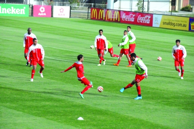 "جانب من تدريبات المنتخب البحريني-البيان"