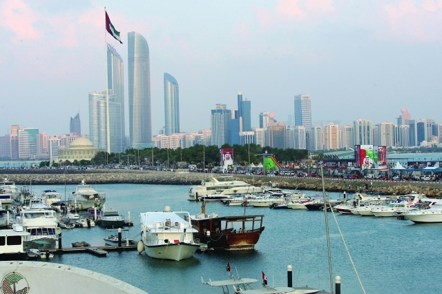 "نعمة الأمن والأمان في الإمارات تدعم نمو الحركة الاقتصادية    ــ  \tارشيفية"