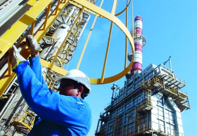 2.9 مليون برميل نفط و 54.6 مليار متر غاز إنتاج  الدولة
