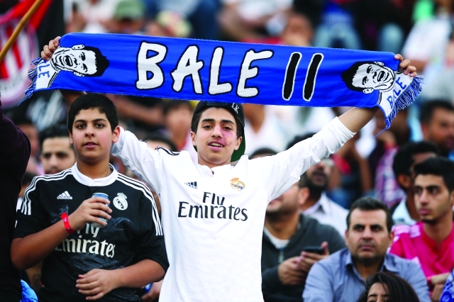"جماهير ريال مدريد وميلان في ملعب ذي سيفنس بدبي, ديسمبر 30 2014 - تصوير: سالم خميس"