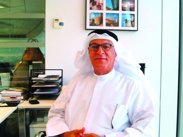 "علي النجار"