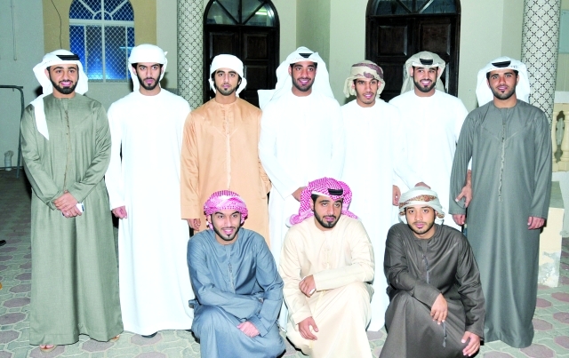 "ثاني مع أصدقائه"