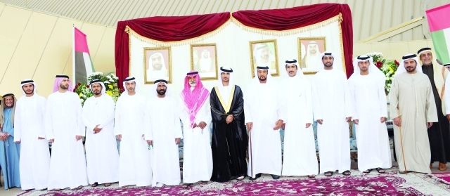 "خليفة وسعيد بن حمدان ومحمد بن بطي والعريس ووالده وعدد من الضيوف"