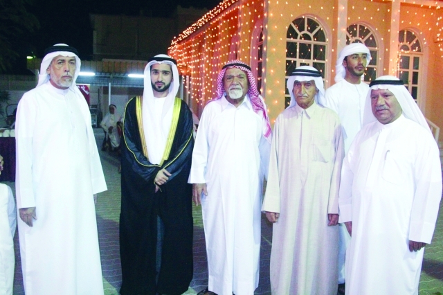 "العريس ومحمد إسماعيل بوحاجي وإبراهيم الحمادي وعمه"