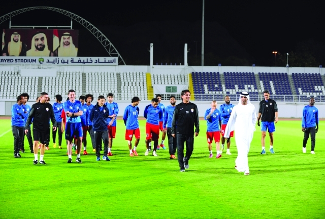 "لاعبو العين حرصوا على تكريم المدرب - البيان"