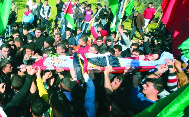 "تشييع حاشد لإمام دويكات ــ\tأرشيفية"