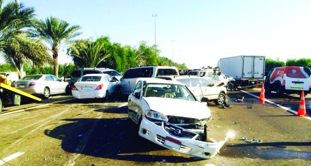 "حادث بين 19 مركبة بسبب الضباب"