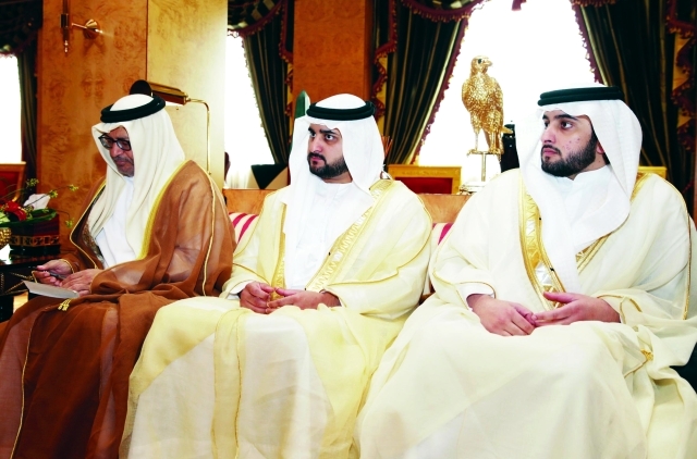 "مكتوم وأحمد بن محمد وأنور قرقاش"