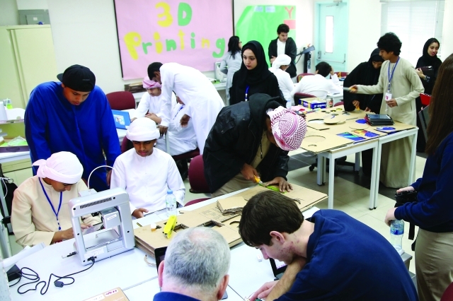 "تمكين الطلبة من عمل البحوث التطبيقية في مختلف التخصصات ــ أرشيفية"