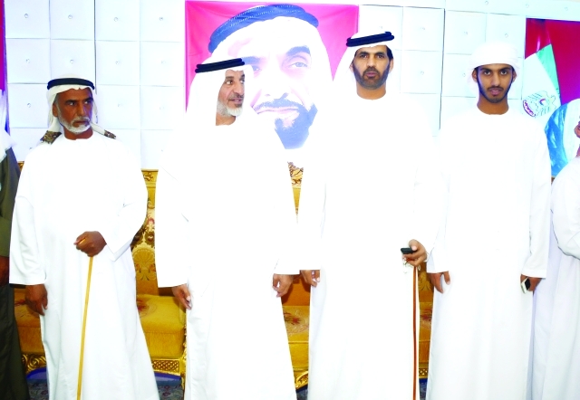 "مجموعة من الشخصيات خلال الحفل"