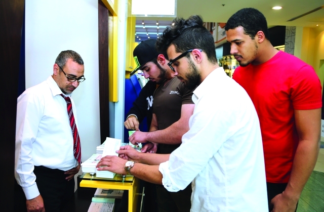 "إقبال من الشباب على الحملة"