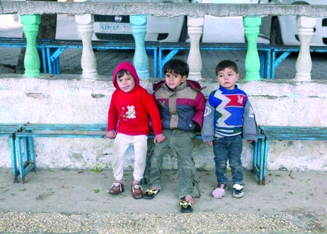 "بؤس وضياع يرتسم على وجوه أطفال في غزة ــ البيان"