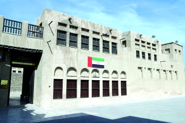 "مشهد خارجي للبيت ومدخله"