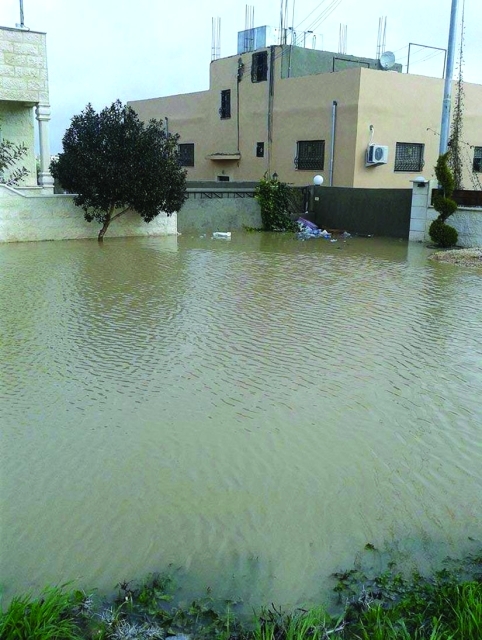 "شوارع مادبا الأردنية تتحول إلى برك مياه    ــ   بترا"