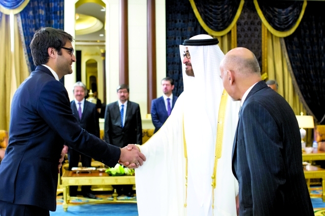 ".. وسموه مرحباً بأحد أعضاء الوفد"