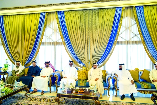 "حاكم عجمان ومحمد بن زايد وعمار النعيمي وطحنون بن محمد ومنصور بن زايد وأحمد بن حميد والزعابي"