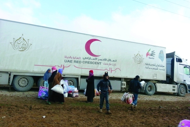 "شاحنات المساعدة تصل الأردن وتبدأ مهام الإغاثة\tــ وام"