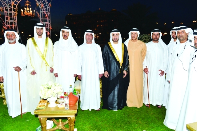 "سلطان بن حمدان آل نهيان وأحمد جمعة الزعابي وأحمد ناصر الريسي ونجله العريس محمد وعدد من الحضور"