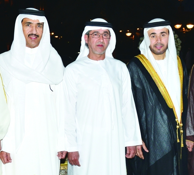 "سلطان بن حمدان آل نهيان وأحمد جمعة الزعابي وأحمد ناصر الريسي"