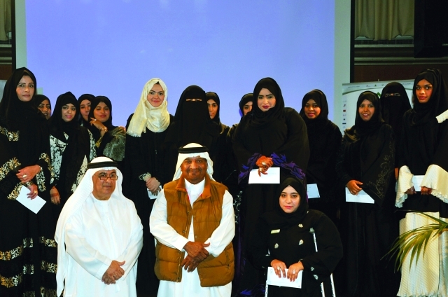 "الموظفات والمتطوعات المتميزات"