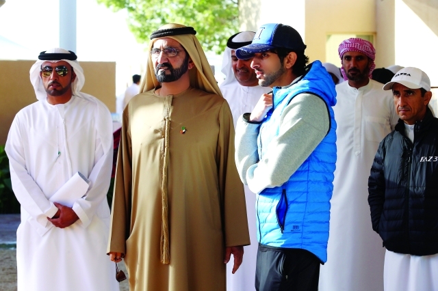"محمد بن راشد يتابع السباق بحضور حمدان بن محمد - تصوير - مجدي اسكندر"