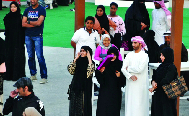 "ضيوف الحدث من مختلف الجنسيات"