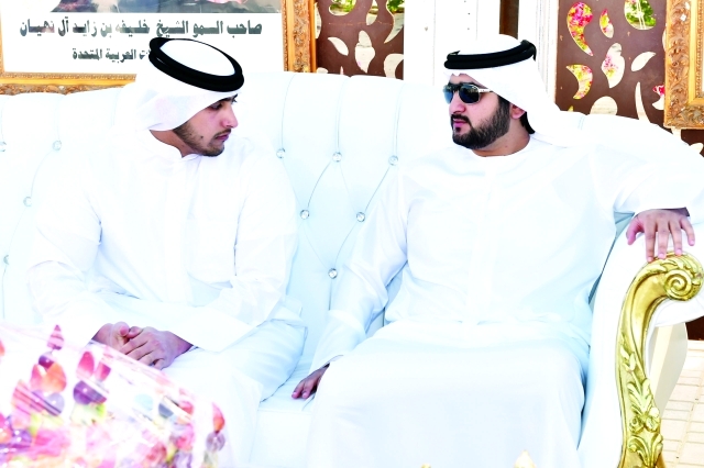 "نائب حاكم دبي خلال حفل الاستقبال"