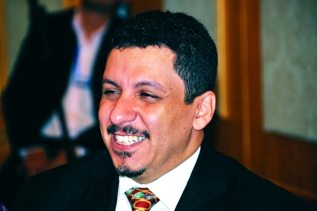 "أحمد عوض بن مبارك"