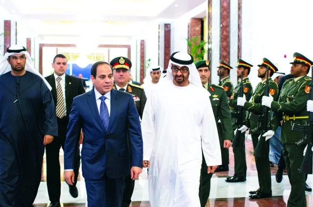 "الرئيس المصري وفي وداعه محمد بن زايد وسلطان الجابر"