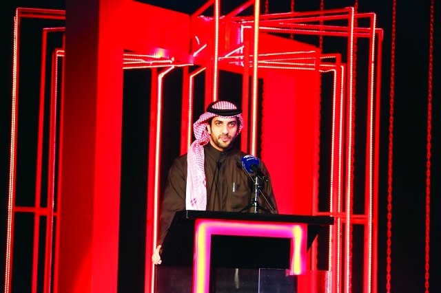 "سلطان القاسمي : تستند على تقديم كافة الموارد المعرفية لتطوير الاتصال الحكومي"