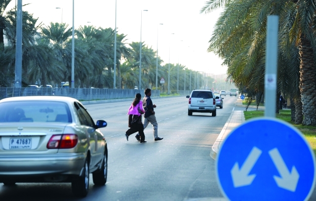 "إصرار البعض على تعريض حياتهم وحياة الآخرين للخطر رغم توفر ممرات العبور الآمنة على بُعد أمتار قليلة"