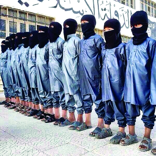 "قنابل موقوتة سقطوا في براثن الدعاية السوداء"
