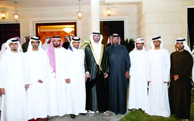 "العريس سلطان الشامسي وأصدقاؤه"