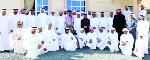 "فيصل بن سلطان القاسمي وصقر بن عبدالله القاسمي وخميس السويدي ومحمد الهوني والعريس ووالده وعدد من المدعوين"