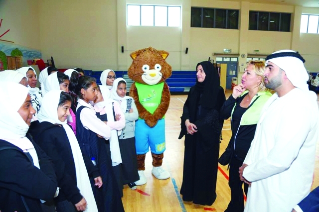 "جانب من زيارات اللجنة المنظمة للمدارس - البيان"