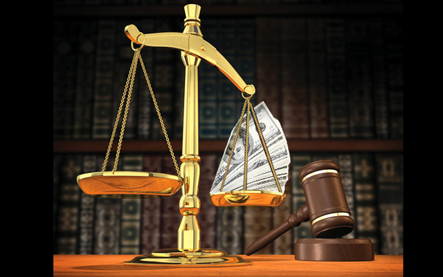 15 ألف دولار غرامة مدخن ألقى أعقاب سجائر