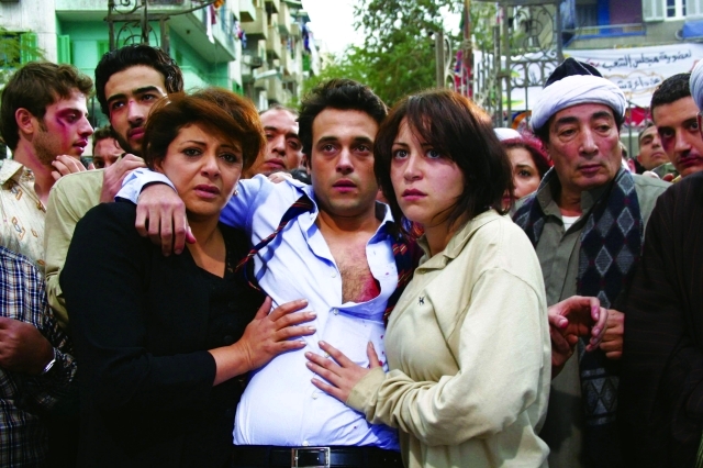 "مشهد من فيلم «هي فوضى» آخر أفلام يوسف شاهينإرشيفية"