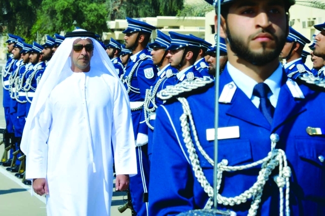 "سموه يشهد بروفة حفل تخريج كلية الشرطة \tــ\t من المصدر"