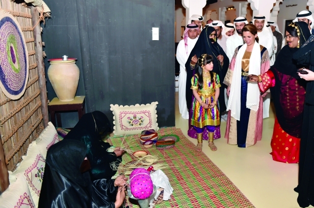 ".. وخلال إطلاعها على فعاليات الملتقى"