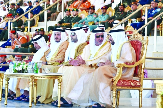 "حمدان بن محمد وسيف بن زايد وسعيد بن مكتوم والشيوخ"