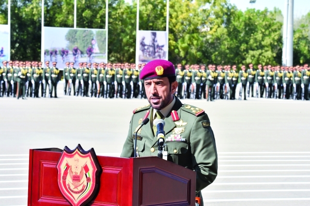 "قائد الكلية أثناء إلقاء الكلمة"