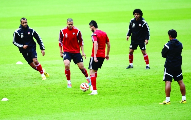 "تدريبات المنتخب استعدادا للعراق غدا - تصوير : هشام تكونين"
