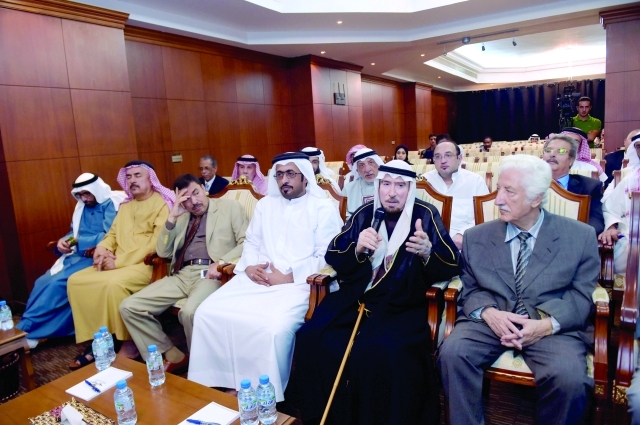 "الهاشمي في مداخلة خلال المحاضرة"