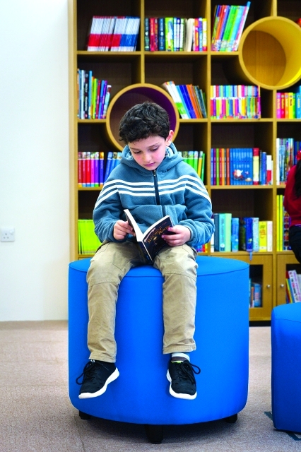 "نادٍ للقراءة لكل الفئات العمرية"