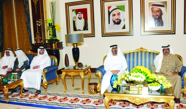"وسموه أثناء حفل التخريج بحضور مكتوم بن حمدان بن راشد والحمادي والقطامي"